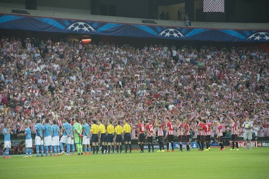 Lanak guztiz bukatuta, mukuru beteta egon da San Mames. (Monika DEL VALLE/ARGAZKI PRESS)