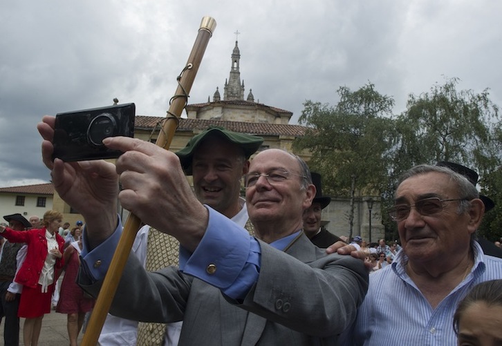 El alcalde Ibon Areso, en la reciente romería de Begoña. (Monika DEL VALLE / ARGAZKI PRESS)
