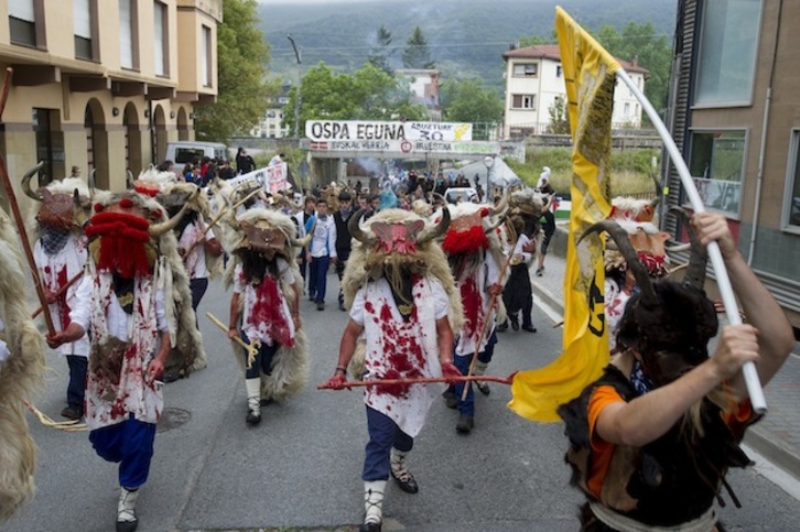 Kalejira en el Ospa Eguna! de Altsasu. (Iñigo URIZ / ARGAZKI PRESS)