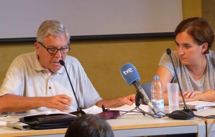 El exfiscal anticorrupción y exeurodiputado de Podemos Carlos Jiménez Villarejo y la impulsora de Guanyem Ada Colau en la comparecencia de esta mañana. (@jotaemi)