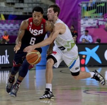 EEUU ha arrollado a la selección eslovena logrado el pase a semifinales. (Josep LAGO/AFP)