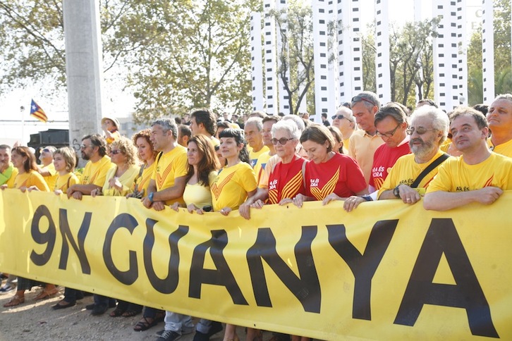 Representantes de la ANC y de Òmnium, al inicio de la movilización. (ASSEMBLEA CATALANA)
