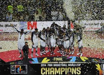 EEUU celebra la medalla de oro. (AFP)