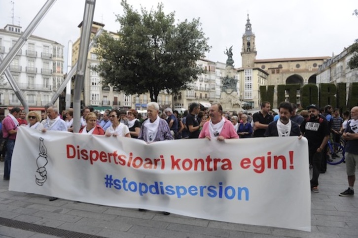 Concentración de Etxerat en Gasteiz. (Raul BOGAJO/ARGAZKI PRESS)