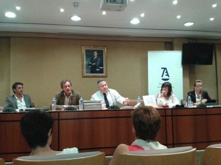 La comparecencia para presentar el informe se ha desarrollado en Madrid. (@albertopradilla)