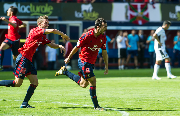 Osasuna celelebra uno de los  goles. (Jagoba MANTEROLA / ARGAZKI PRESS)