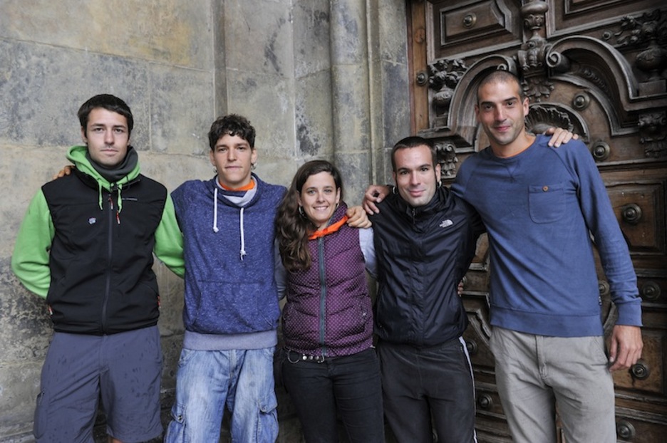 Los cinco jóvenes independentistas que han decidido no presentarse al juicio.