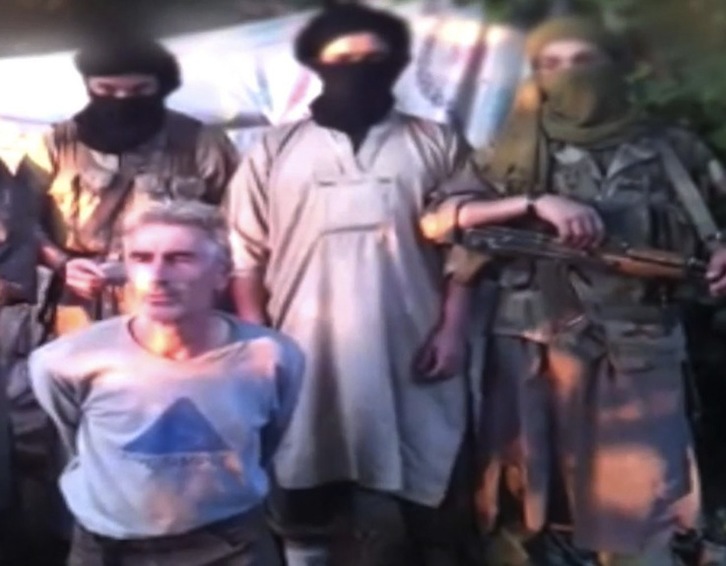 Imagen del vídeo en el que se recoge la ejecución de Hervé Gourdel. (AFP)