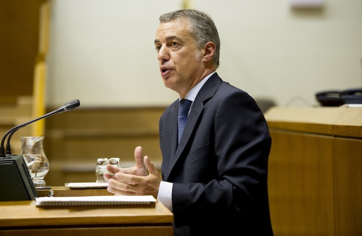 Iñigo Urkullu, durante una de sus intervenciones en el Parlamento. (Raúl BOGAJO / ARGAZKI PRESS)