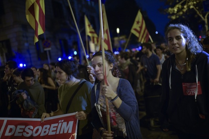 Concentración contra la decisión del TC, ayer en Barcelona. (Josep LAGO/AFP PHOTO)