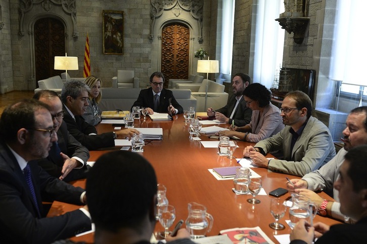 Reunión de Mas con los partidos soberanistas. (Josep LAGO/AFP)