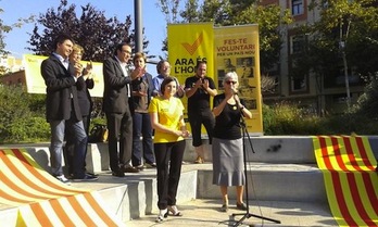 Acto de inicio de la ‘Gigaencuesta’ en Badalona. (@omnium)