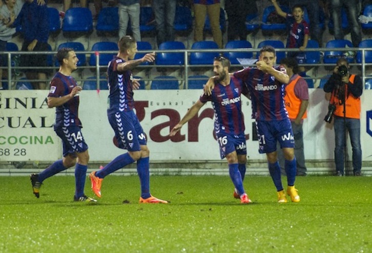Celebración del gol de Saúl Berjón. (Juanan RUIZ/ARGAZKI PRESS)