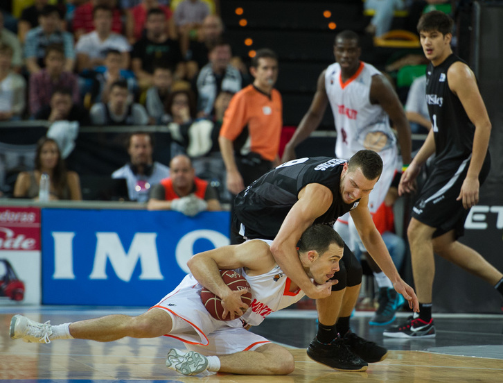 Bilbao Basket-ek garaipenarekin abiatu du denboraldia. (Monika DEL VALLE / ARGAZKI PRESS)