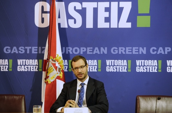 Javier Maroto, durante la presentación de sus propuestas para la RGI. (Raúl BOGAJO / ARGAZKI PRESS)
