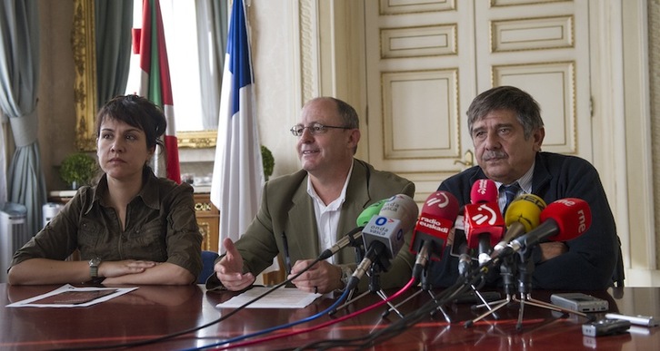 ‘Frankismoaren krimenak’ jardunaldien aurkezpena, Donostian. (Gorka RUBIO/ARGAZKI PRESS)