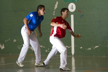 Partido disputado en Agurain entre Olaetxea y Lemuno, con victoria para el pelotari guipuzcoano. (Raul BOGAJO/ARGAZKI PRESS)