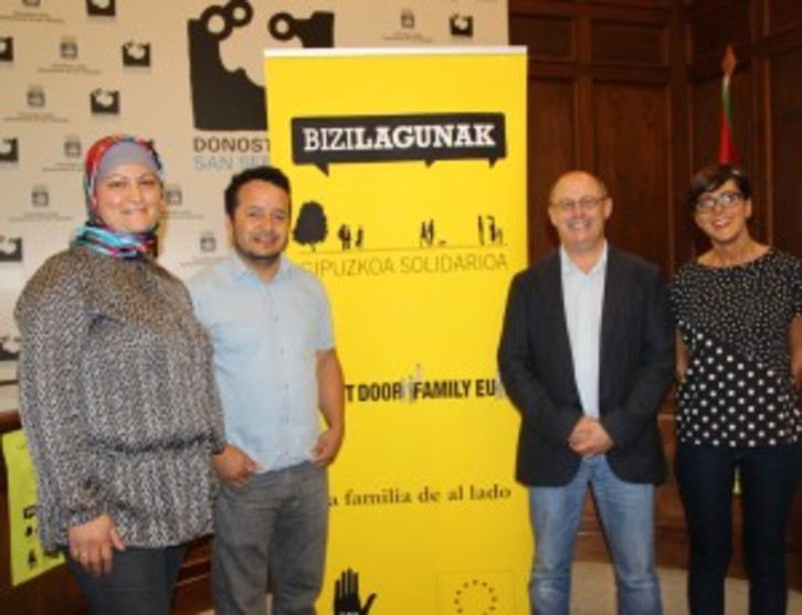 La iniciativa ‘Bizilagunak’ volverá a reunir por tercer año a familias vascas y extranjeras. (GAUR.DONOSTIA.ORG)