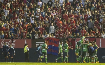 Partido de Liga entre Osasuna y Racing, disputado la pasada semana en El Sadar. (Jagoba MANTEROLA/ARGAZKI PRESS)