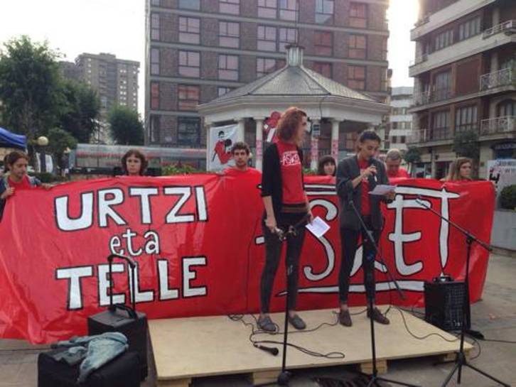 Grebalarien aldeko elkartasun Aske Gunea martxan da. (via twitter @uriola.info)