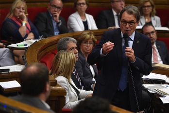 Artur Mas, durante la sesión de control al Govern. (Lluis GENE/AFP)