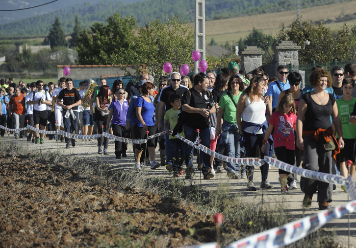 Milaka lagun batu dira Zangozan. (Jagoba MANTEROLA / ARGAZKI PRESS)
