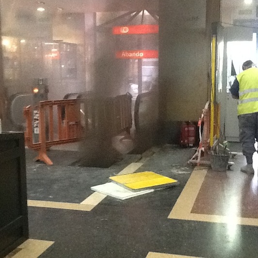 Columna de humo del lugar donde se ha declarado el incendio. (Juanjo BASTERRA)