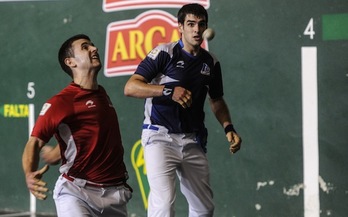 Olaetxea ha ganado con solvencia a Ezkurdia. (Jagoba MANTEROLA/ARGAZKI PRESS)