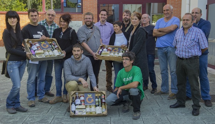Los promotores han presentado el inicio de campaña en Andoain, donde han mostrado la cesta. (Andoni CANELLADA/ARGAZKI PRESS)