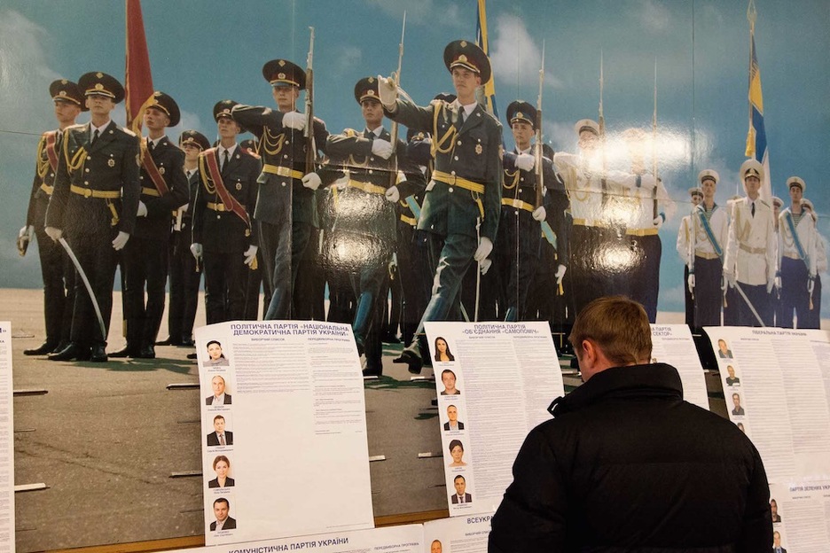 Imagen de un colegio electoral el 26 de octubre. (Juan TEIXEIRA)