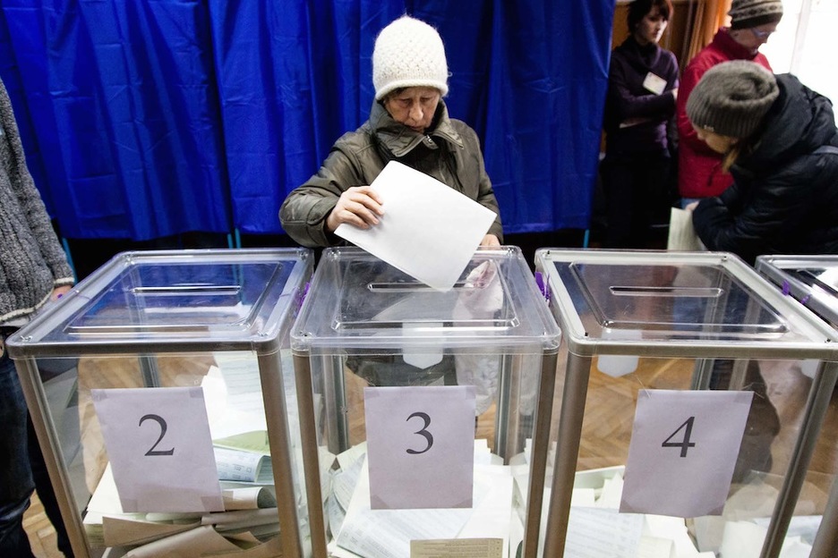 Imagen de un colegio electoral en Kiev. (Juan TEIXEIRA)