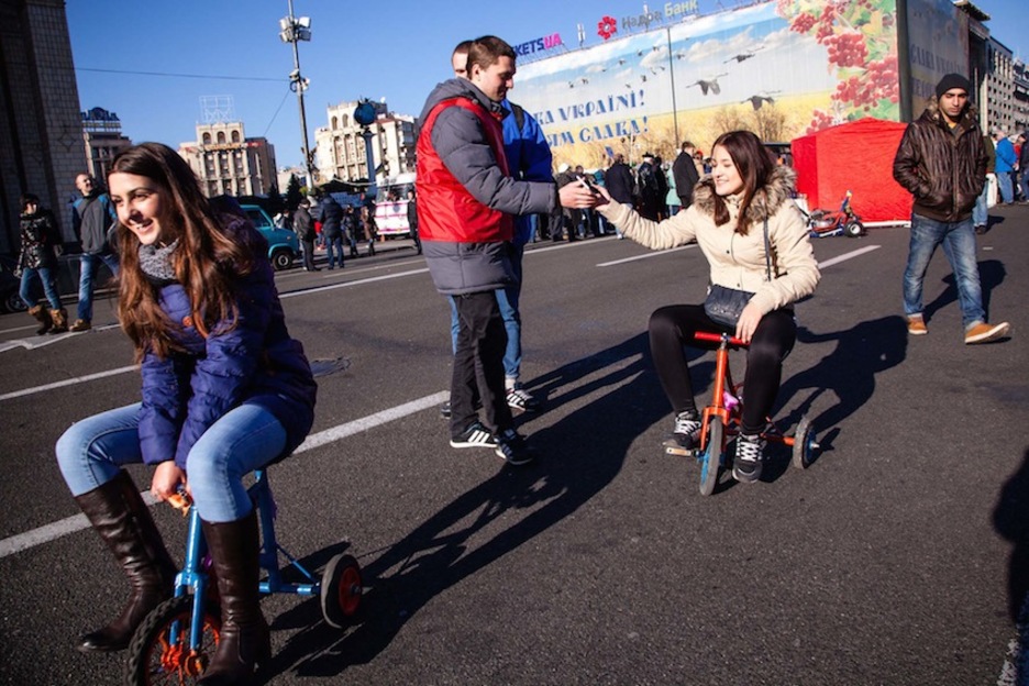 Gran parte de la juventud de Kiev vivió con cierta indiferencia la jornada electoral. (Juan TEIXEIRA)
