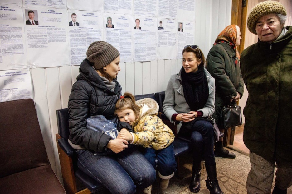 Pocas esperas en la mayoría de colegios electorales. (Juan TEIXEIRA)