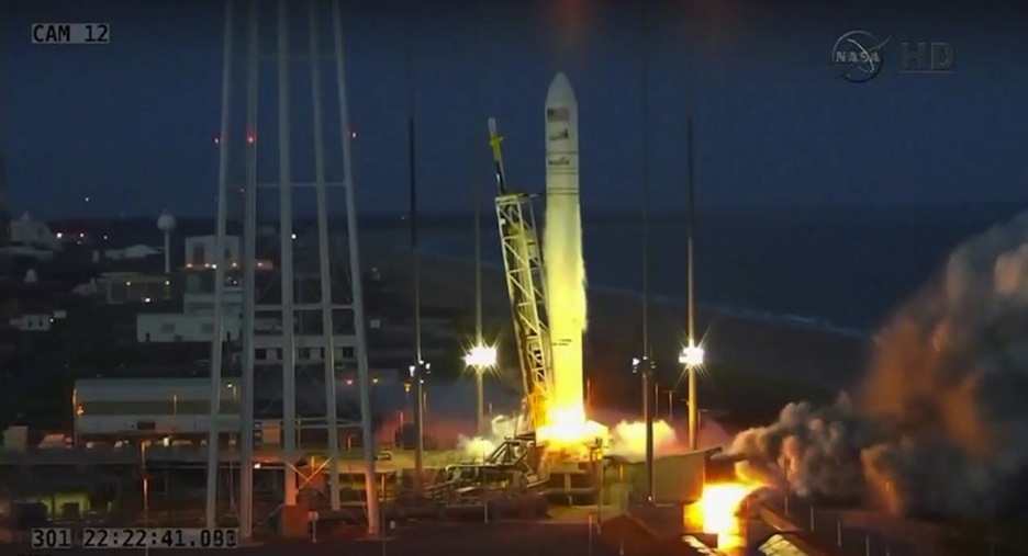 Kohetearen jaurtitzea hasi den unea.