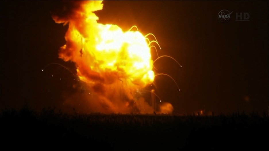 Su bola handi bat sortu du leherketak.