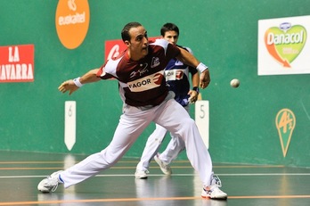 Irujo se ha mostrado superior a Retegi Bi en el Labrit de Iruñea. (Idoia ZABALETA/ARGAZKI PRESS)