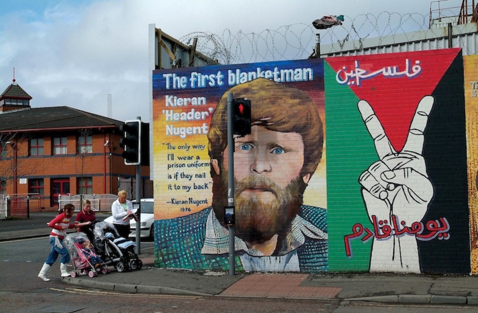 Belfaseteko ‘Peace Line’ deituriko horma eremu bat. (Conny BEYREUTHER) Belfaseteko ‘Peace Line’ deituriko horma eremu bat. (Conny BEYREUTHER)