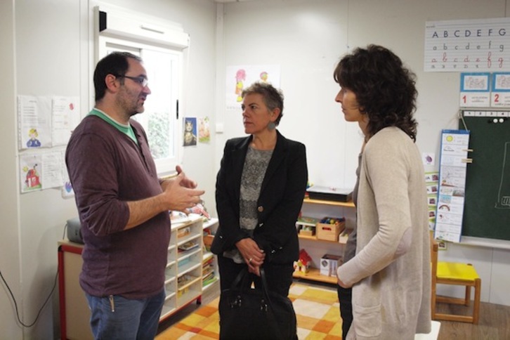 Mertxe Aizpurua, Udalbiltzako lehendakaria, Paxkal Indo eta Laida Mujikarekin. (Sylvain SENCRISTO)