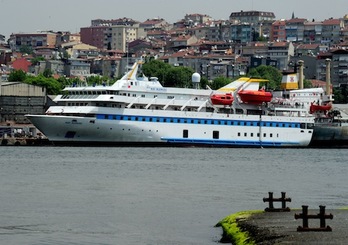El buque Mavi Marmara, atracado en Estambul. (Mustafa OZER/AFP) 