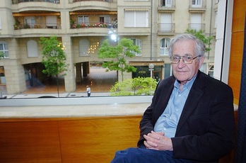 Noam Chomsky en Donostia, en una imagen de archivo. (Jon URBE/ARGAZKI PRESS)
