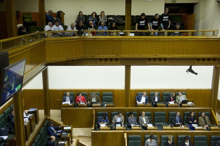 Pleno monográfico sobre paro y pobreza en el Parlamento de Gasteiz. (Raul BOGAJO/ARGAZKI PRESS)