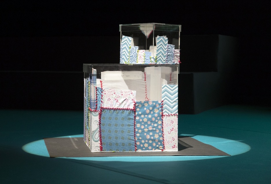 Ficoban oihal zatiekin osatu den hautestontzia. (GURE ESKU DAGO) Ficoban oihal zatiekin osatu den hautestontzia. (GURE ESKU DAGO)