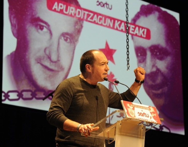 Pernando Barrena, durante su intervención en el homenaje a Brouard y Muguruza. (ARGAZKI PRESS)(