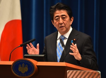 Shinzo Abe, durante el anuncio del adelanto electoral. (Kazuhiro NOGI/AFP) 