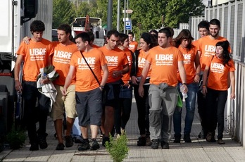 Madrilen epaitzen ari diren gazteetako batzuk. (J. DANAE/ARGAZKI PRESS)