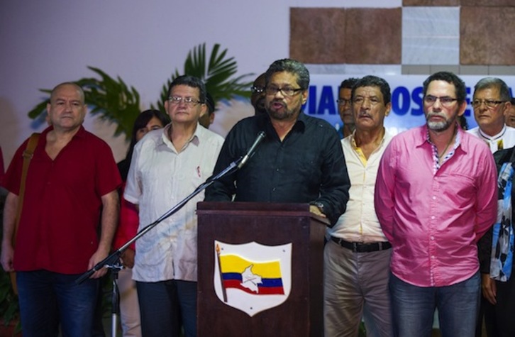 La delegación de las FARC en La Habana, con Iván Márquez al frente, en una imagen de archivo. (Yamil LAGE/AFP PHOTO)