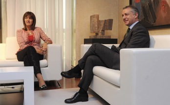 Ioia Mendia e Iñigo Urkullu, en una reunión mantenida en octubre. (Raul BOGAJO/ARGAZKI PRESS)