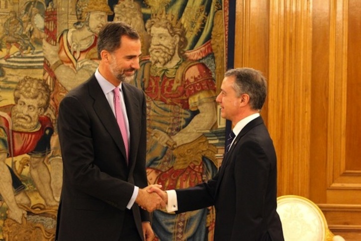 Saludo entre el lehendakari, Iñigo Urkullu, y Felipe de Borbón. (BORJA FOTÓGRAFOS/CASA REAL ESPAÑOLA)