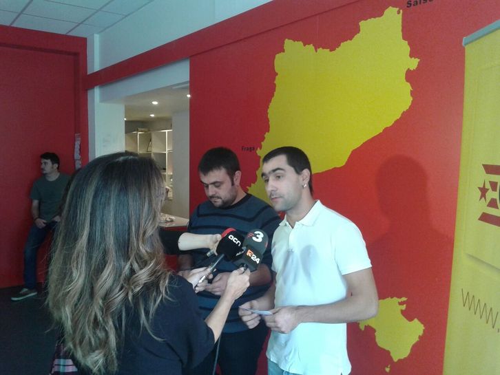 Representantes de la CUP anuncian su propuesta en Perpinyà.