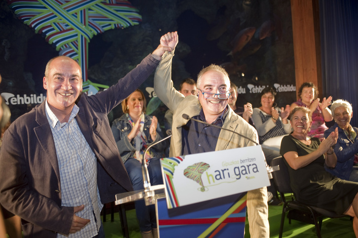 Olano con Garitano en el acto de presentación de su candidatura. (Juan Carlos RUIZ / ARGAZKI PRESS)
